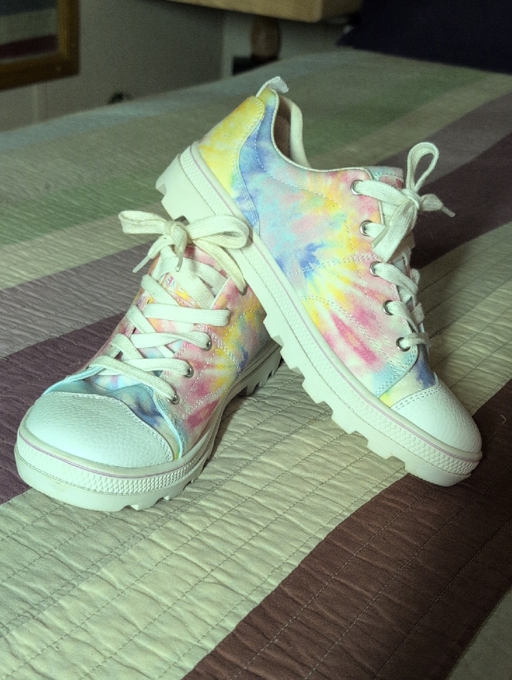 Tie-dye Skechers Sneaker Size 8.5